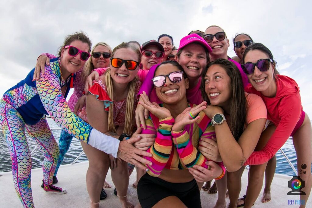 Maira Rozado with a group of female scuba divers