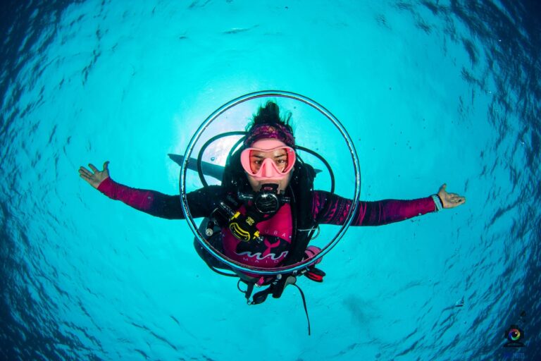 scuba diver with bubble ring